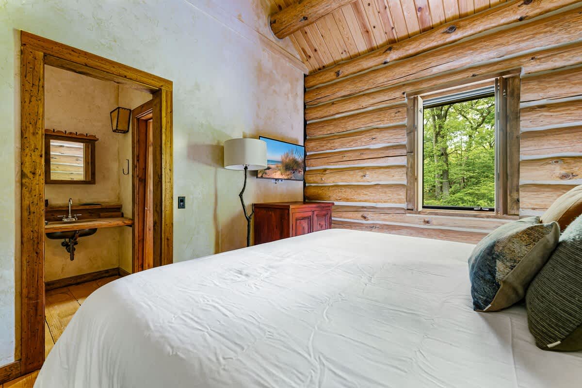 Bedroom 4 (Second Level)