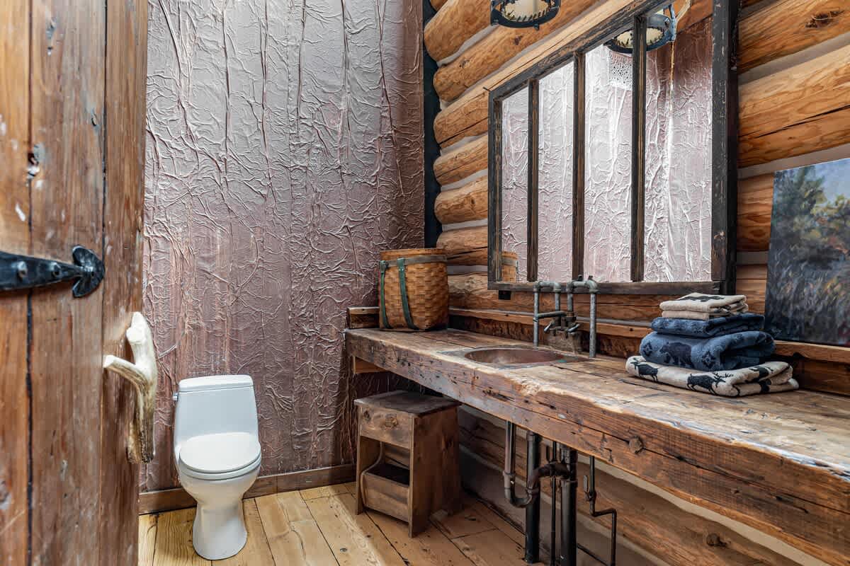 Full bathroom