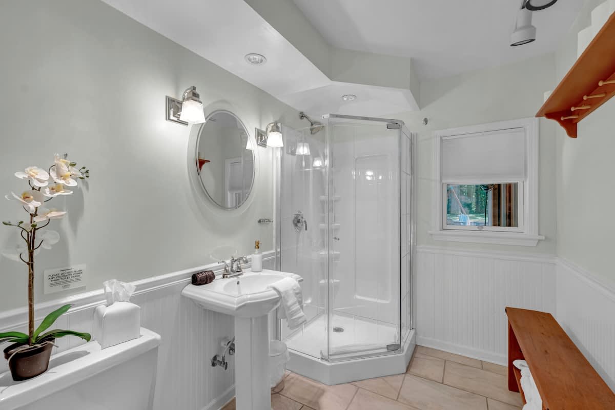 Full bathroom