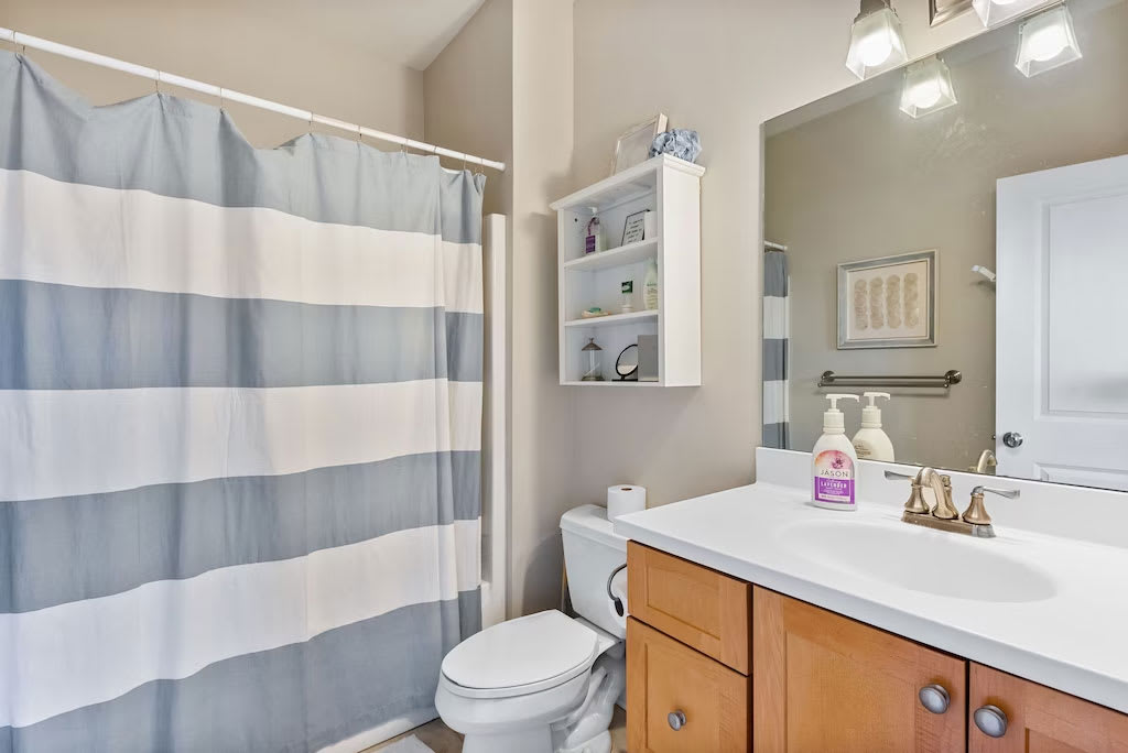 Full bathroom
