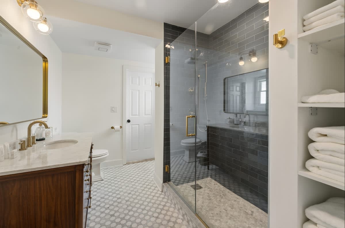 Full bathroom