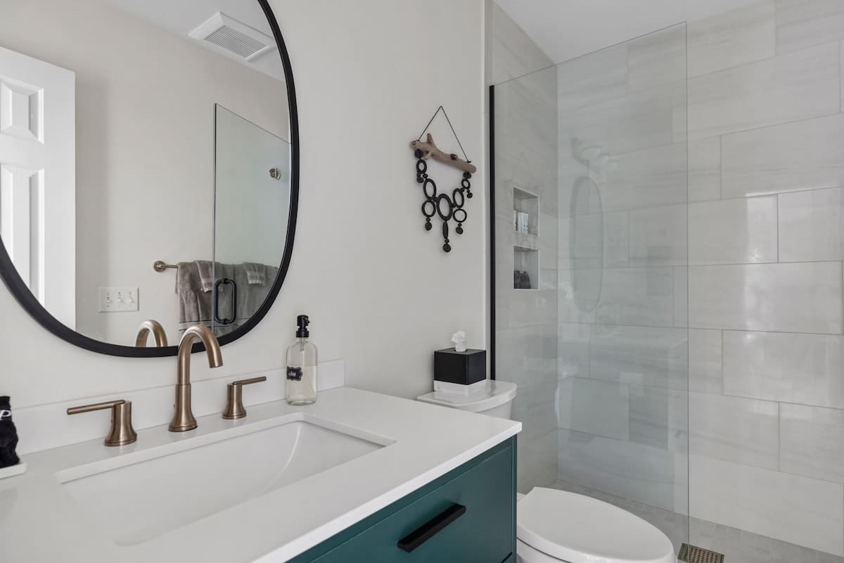 Full bathroom