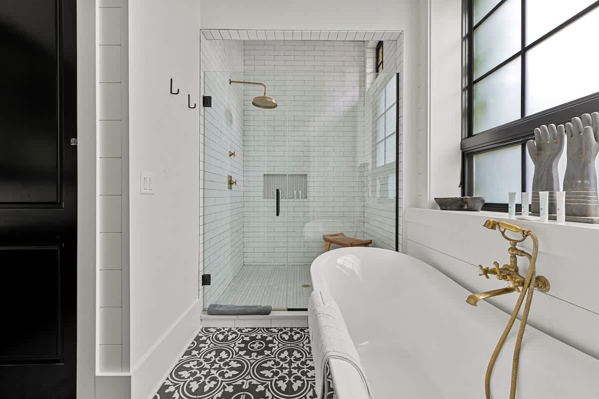 Full bathroom