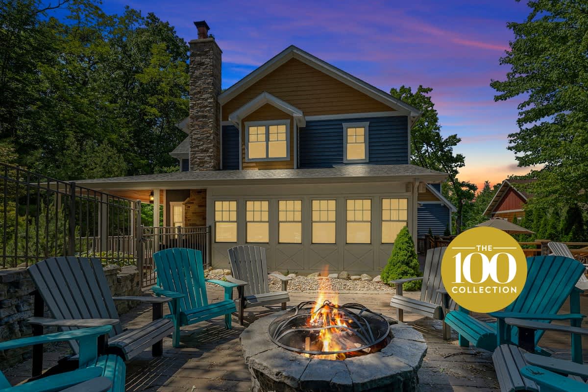 NB Getaway with HotTub, Pool & Priv Screening Room