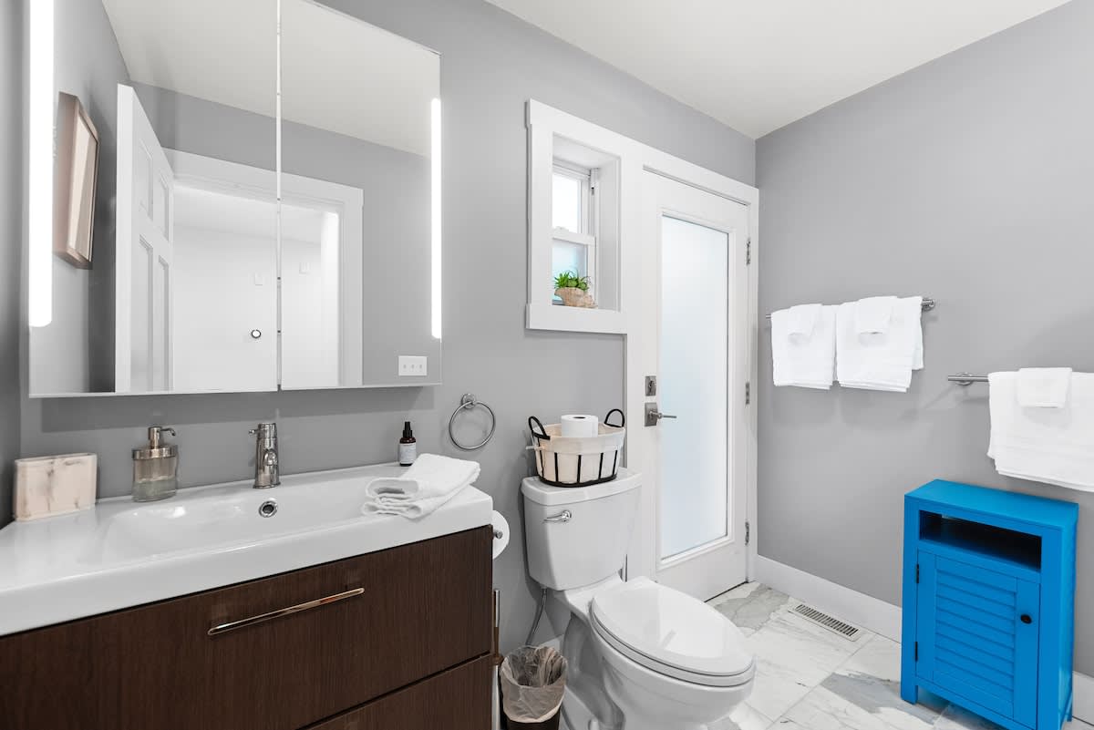 Full bathroom