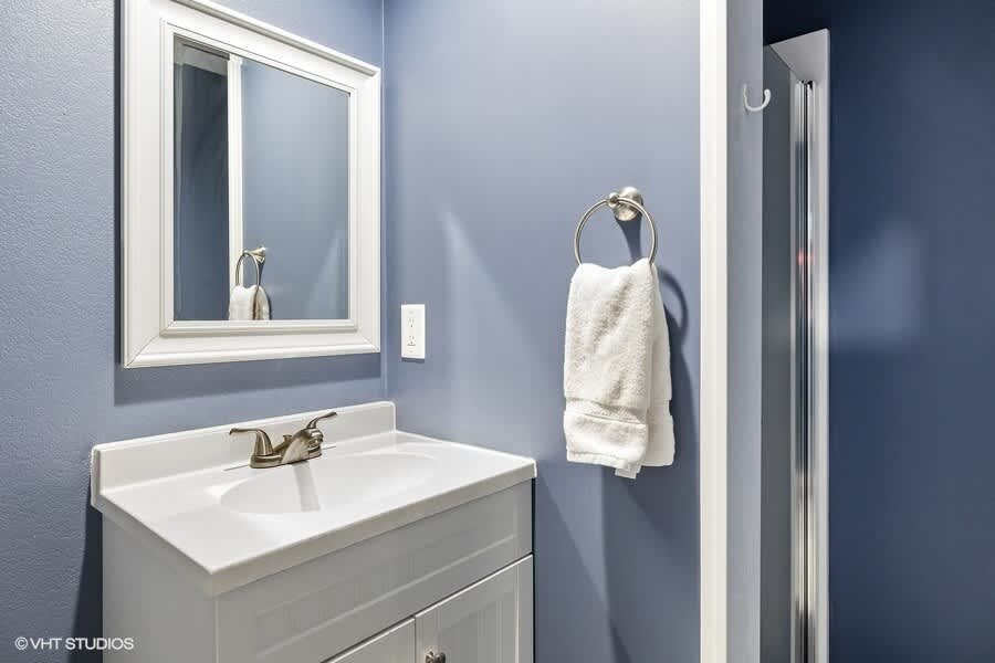 Full bathroom