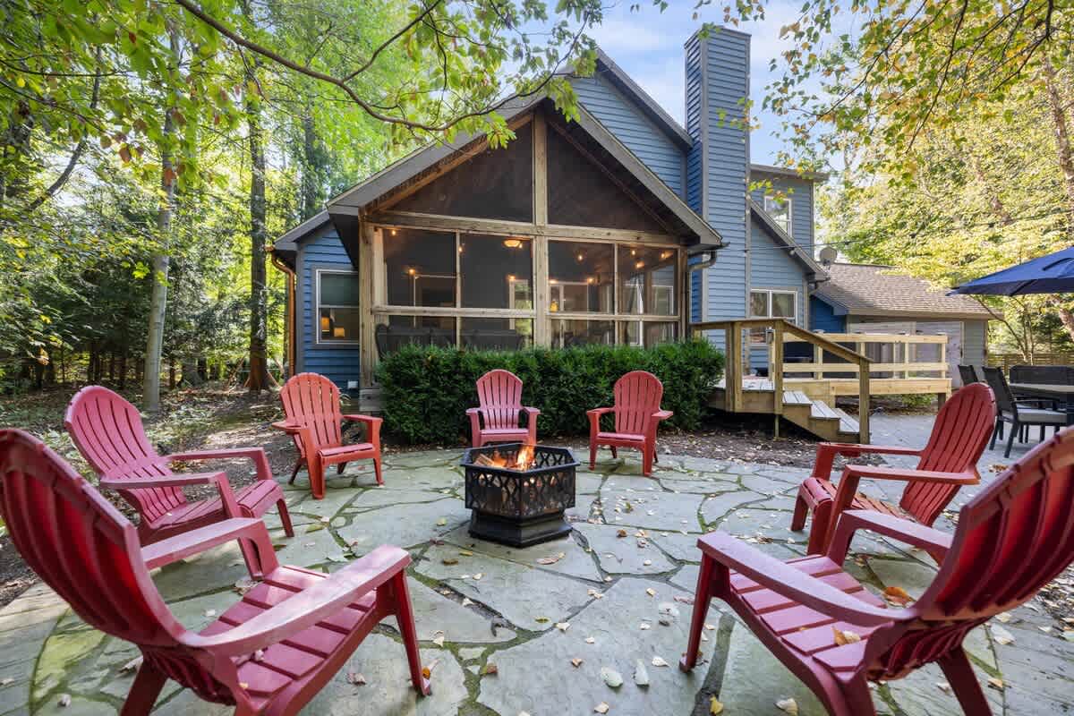 Relax at Blue Beech - Hot Tub, Swim Spa & Firepit
