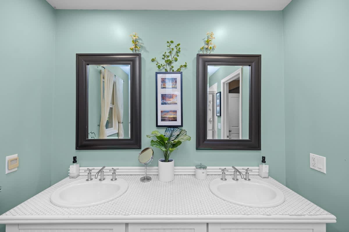 Full bathroom