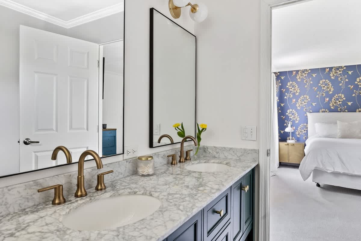 Full bathroom