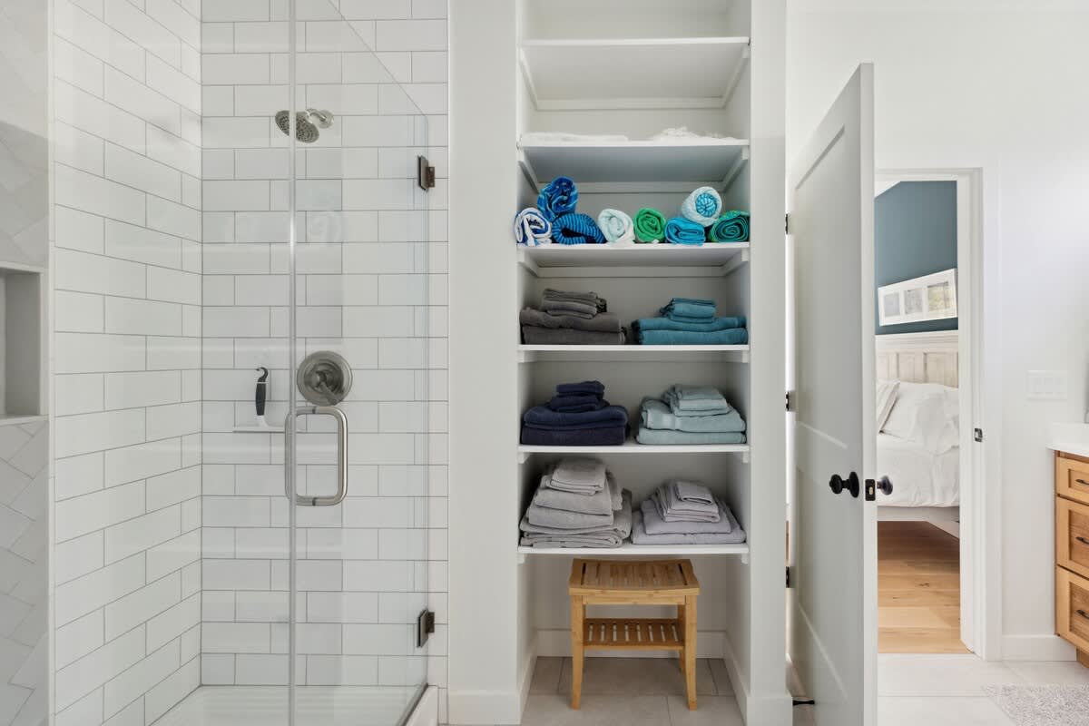 Full bathroom