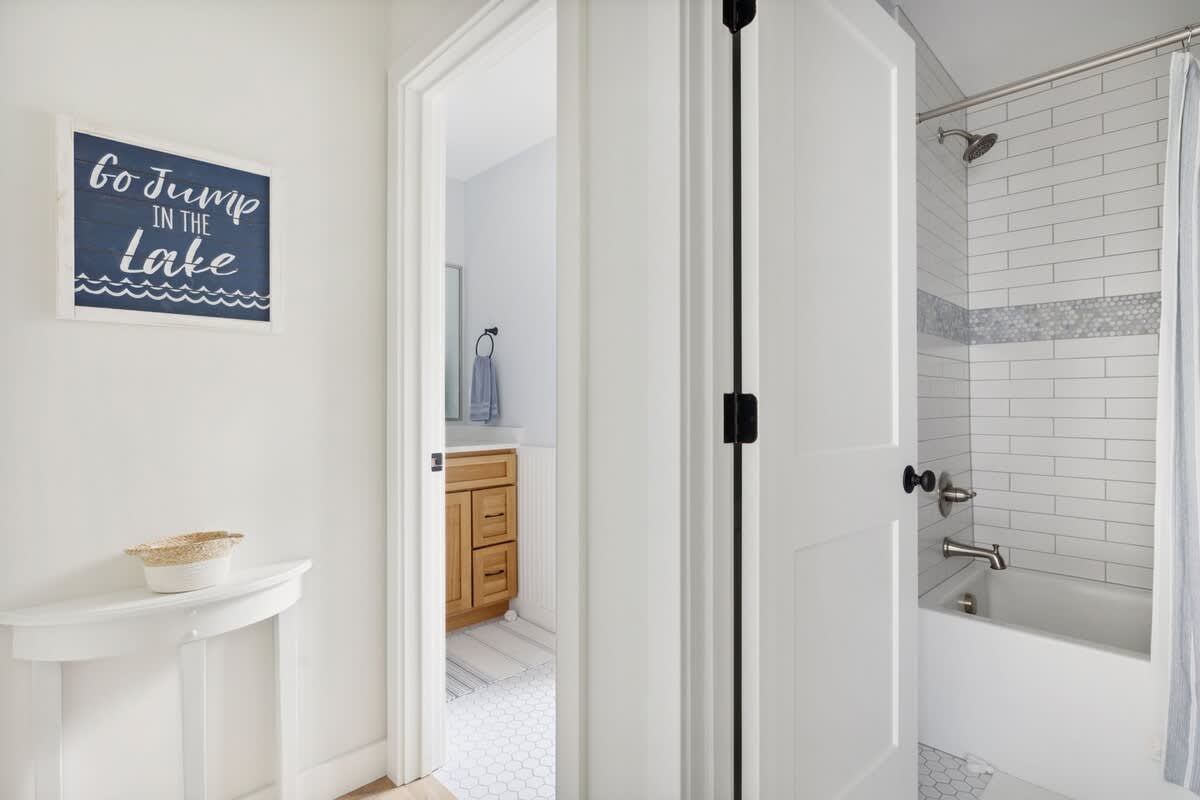 Full bathroom