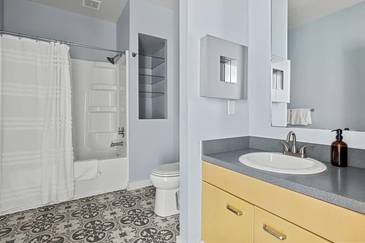 Full bathroom