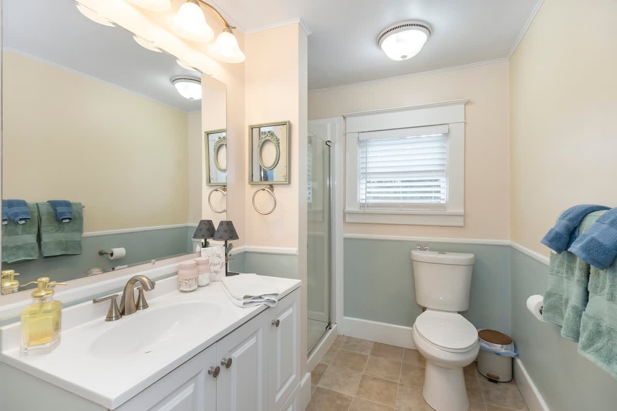 Full bathroom