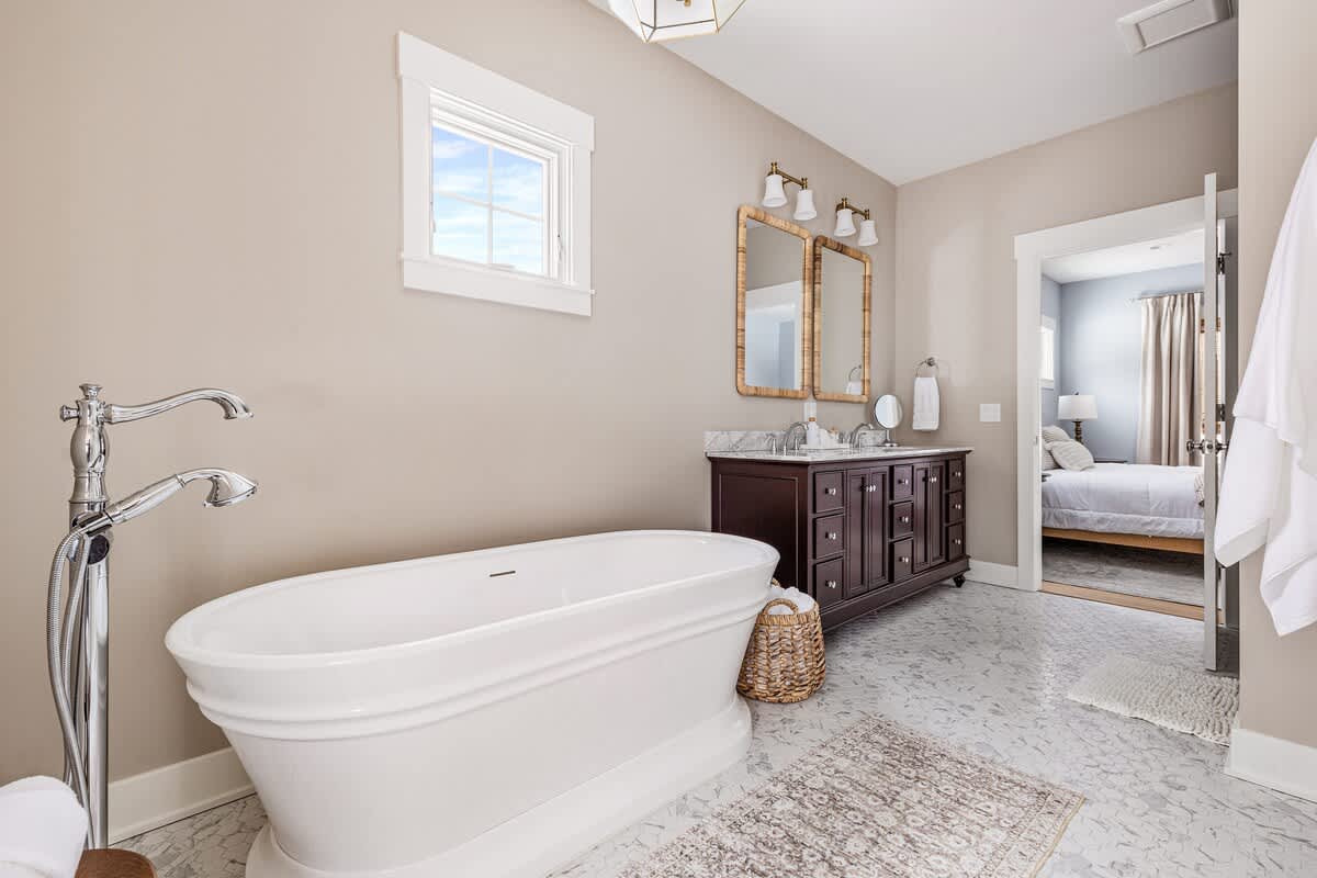 Full bathroom