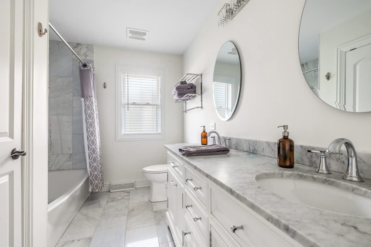 Full bathroom