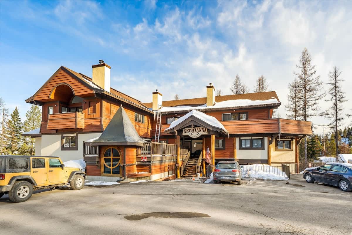 Whitefish Slopeside Retreat-Ski In, Ski Out Bliss