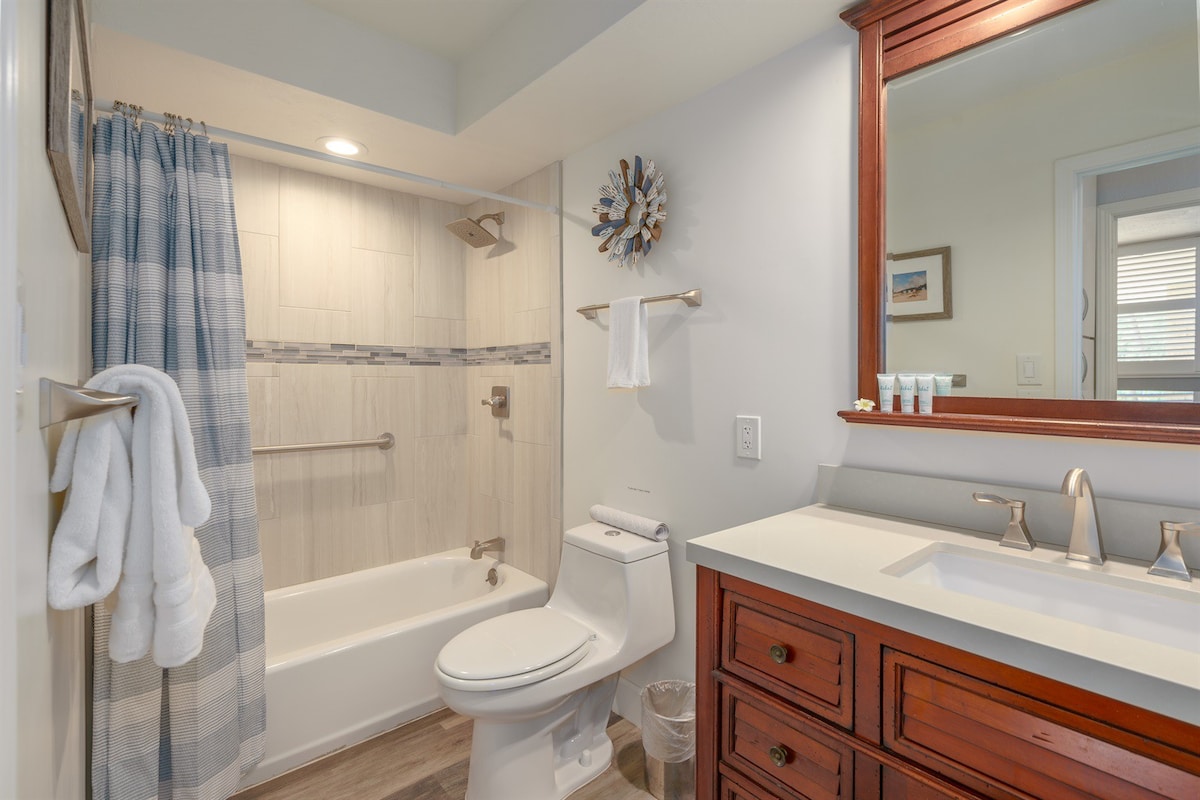 Full Bathroom 2