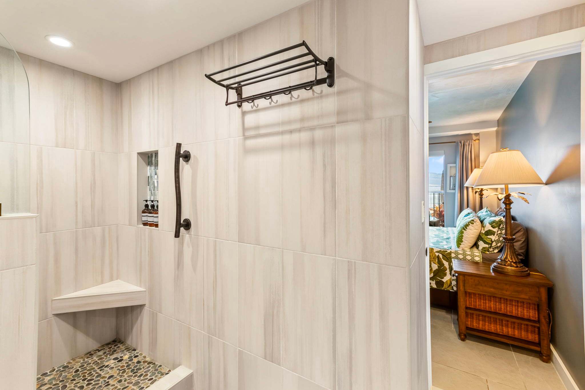 Full Bathroom 1