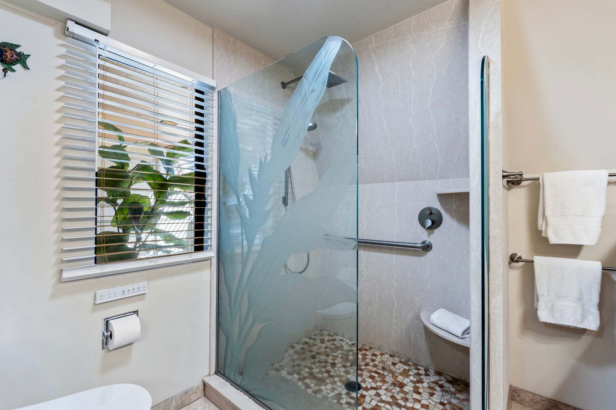 Full Bathroom 2