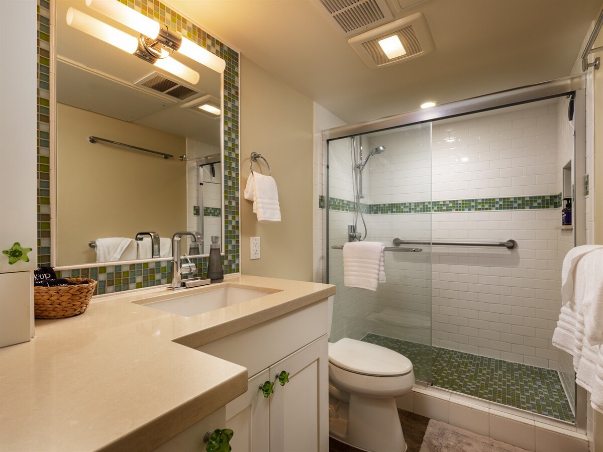 Full Bathroom 2
