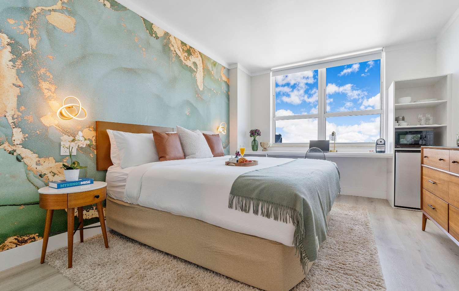 Teal & Gold Studio Suite | Walk to CocoWalk