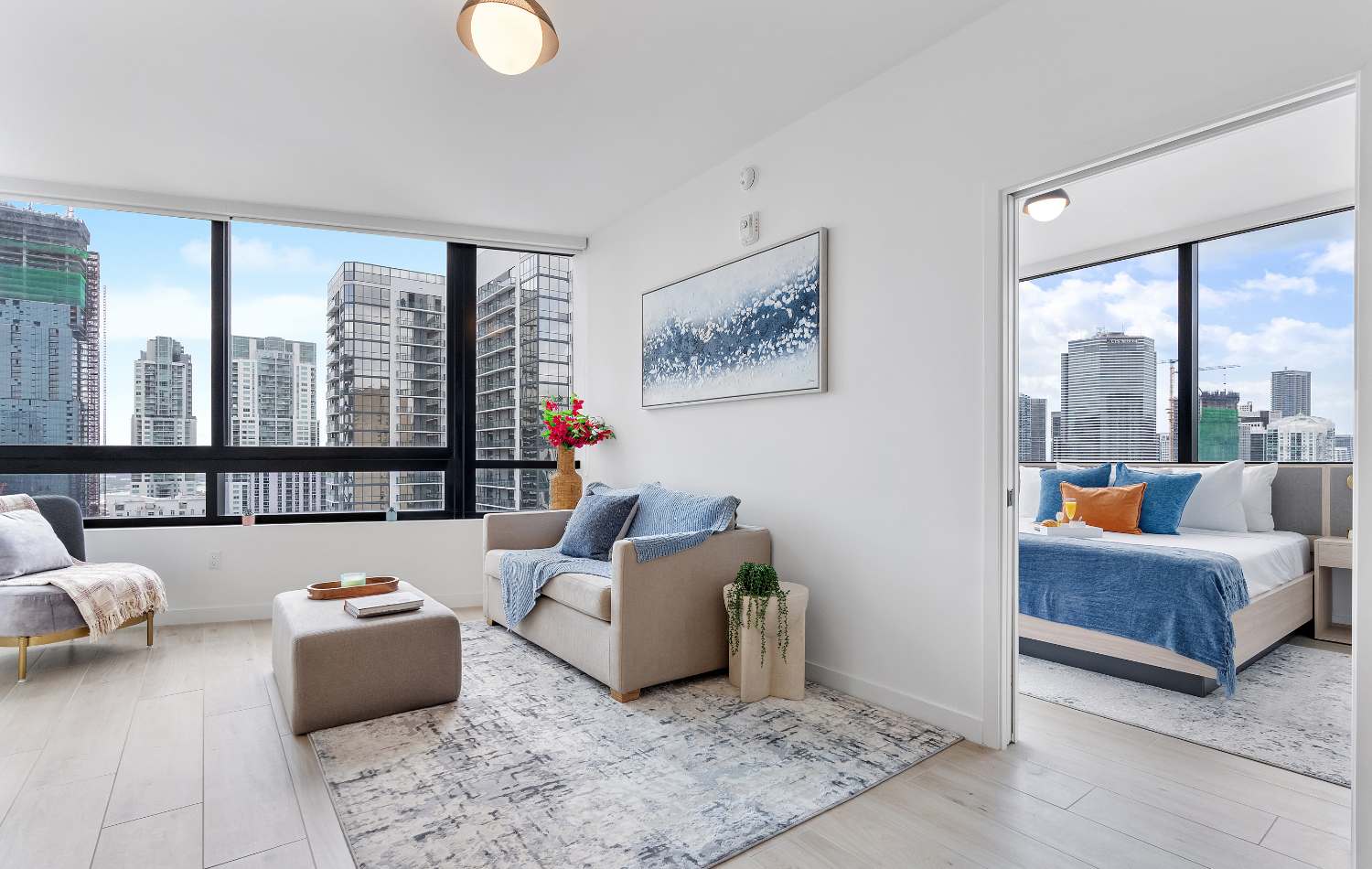 Modern Downtown Residence | Free Parking