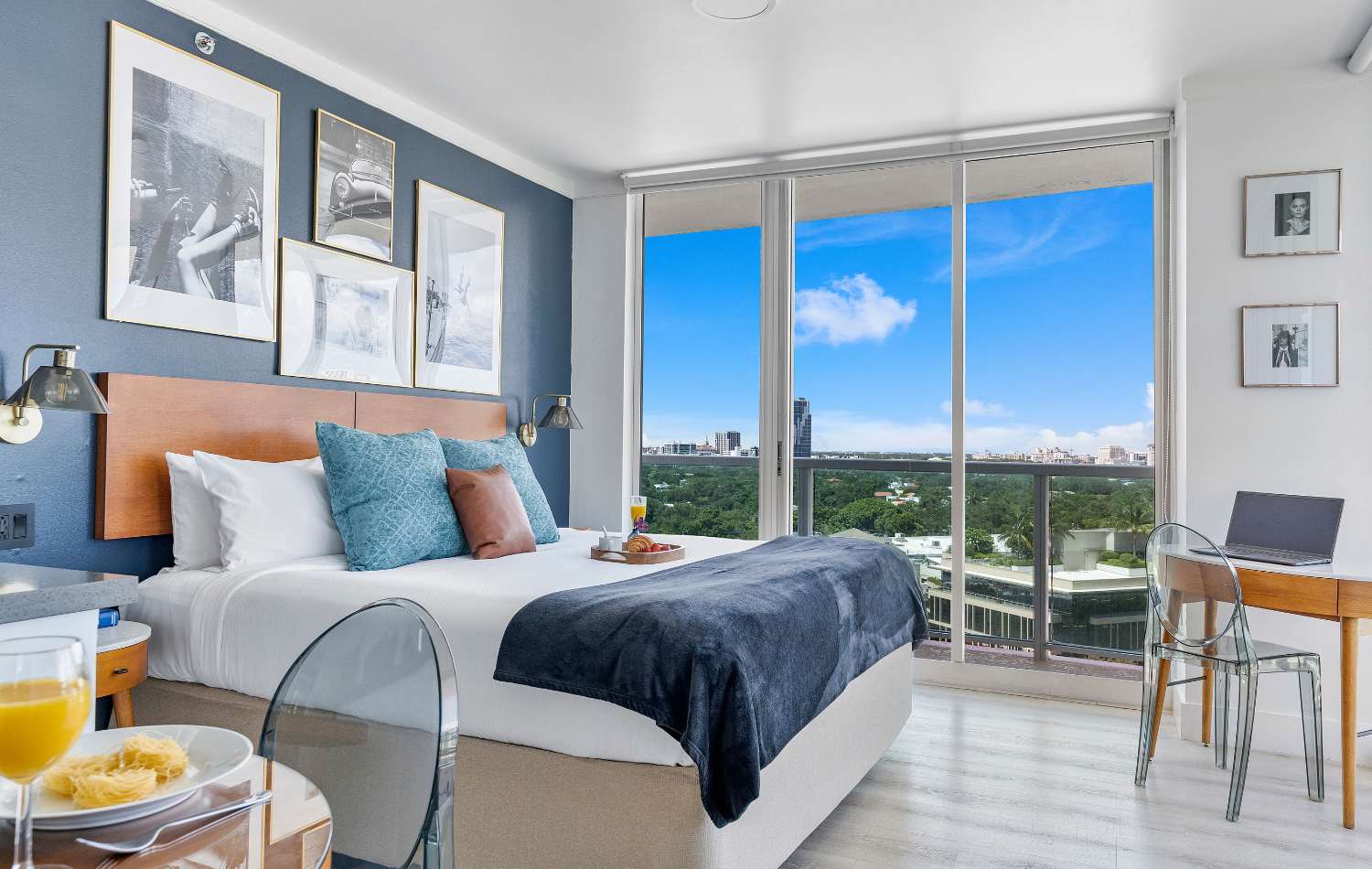 Corner View Suite with Private Balcony
