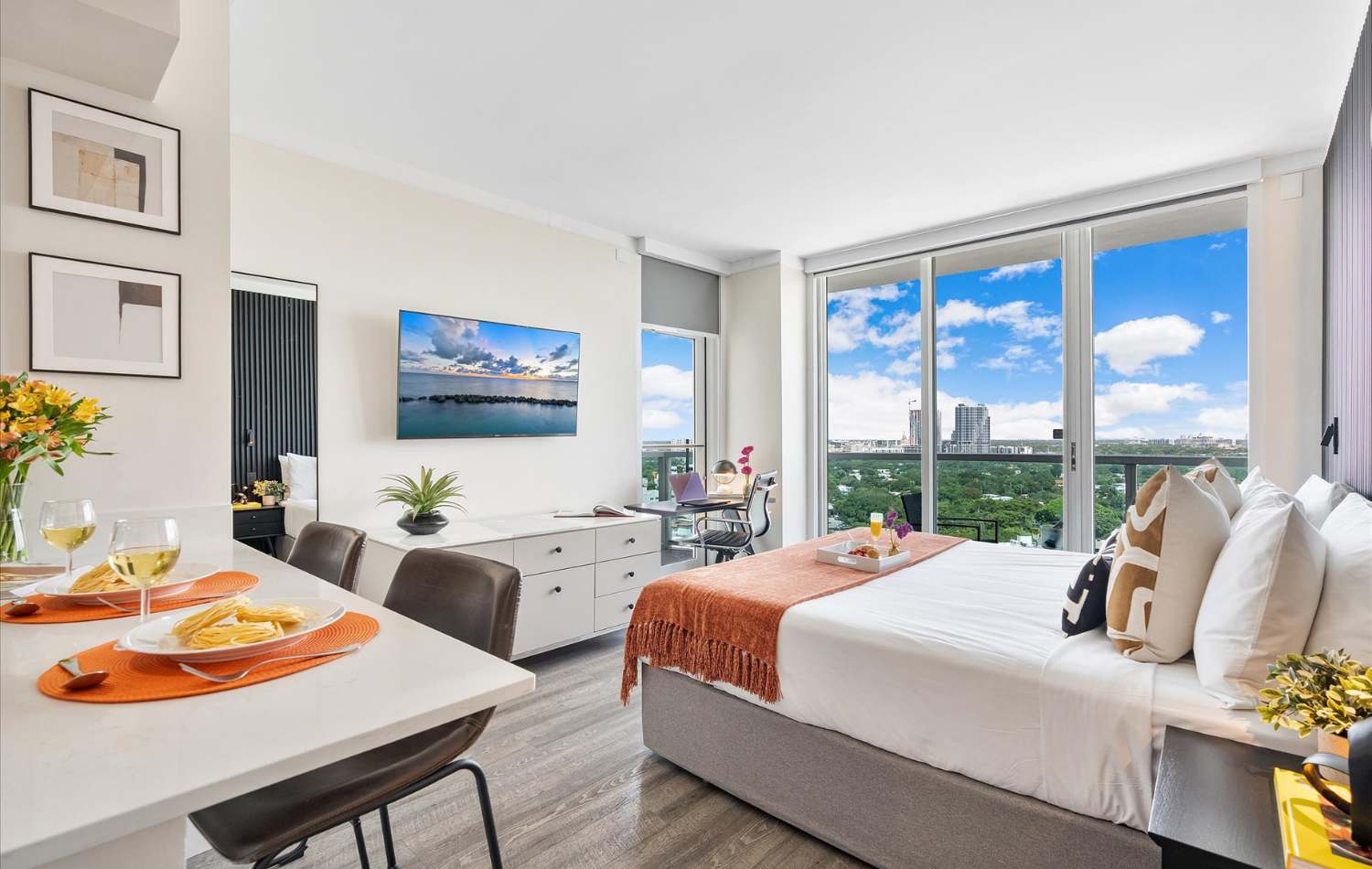Spectacular View Suite - Coconut Grove Oasis