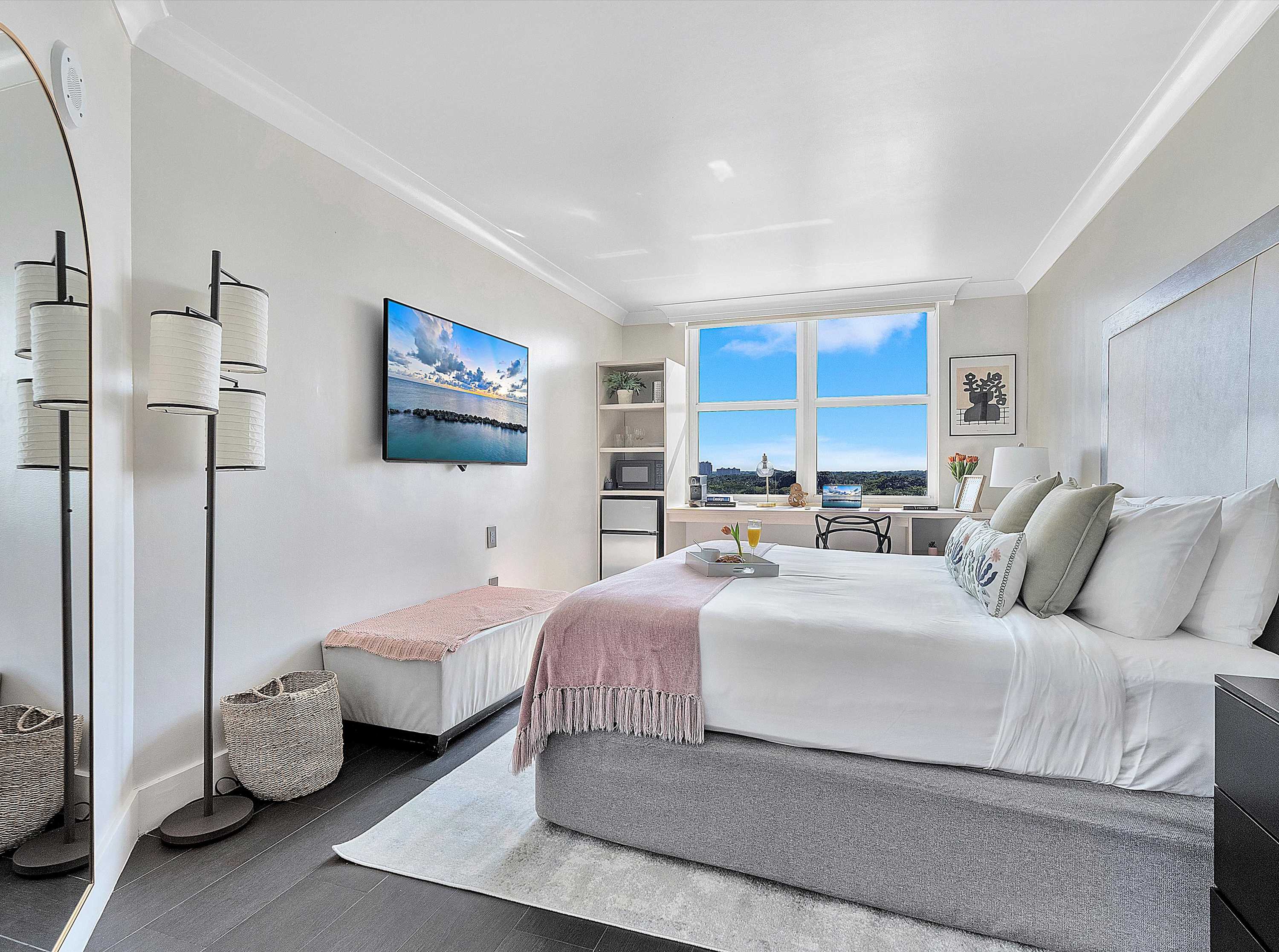 Modern Grove Suite | Walk to Parks & Bayfront