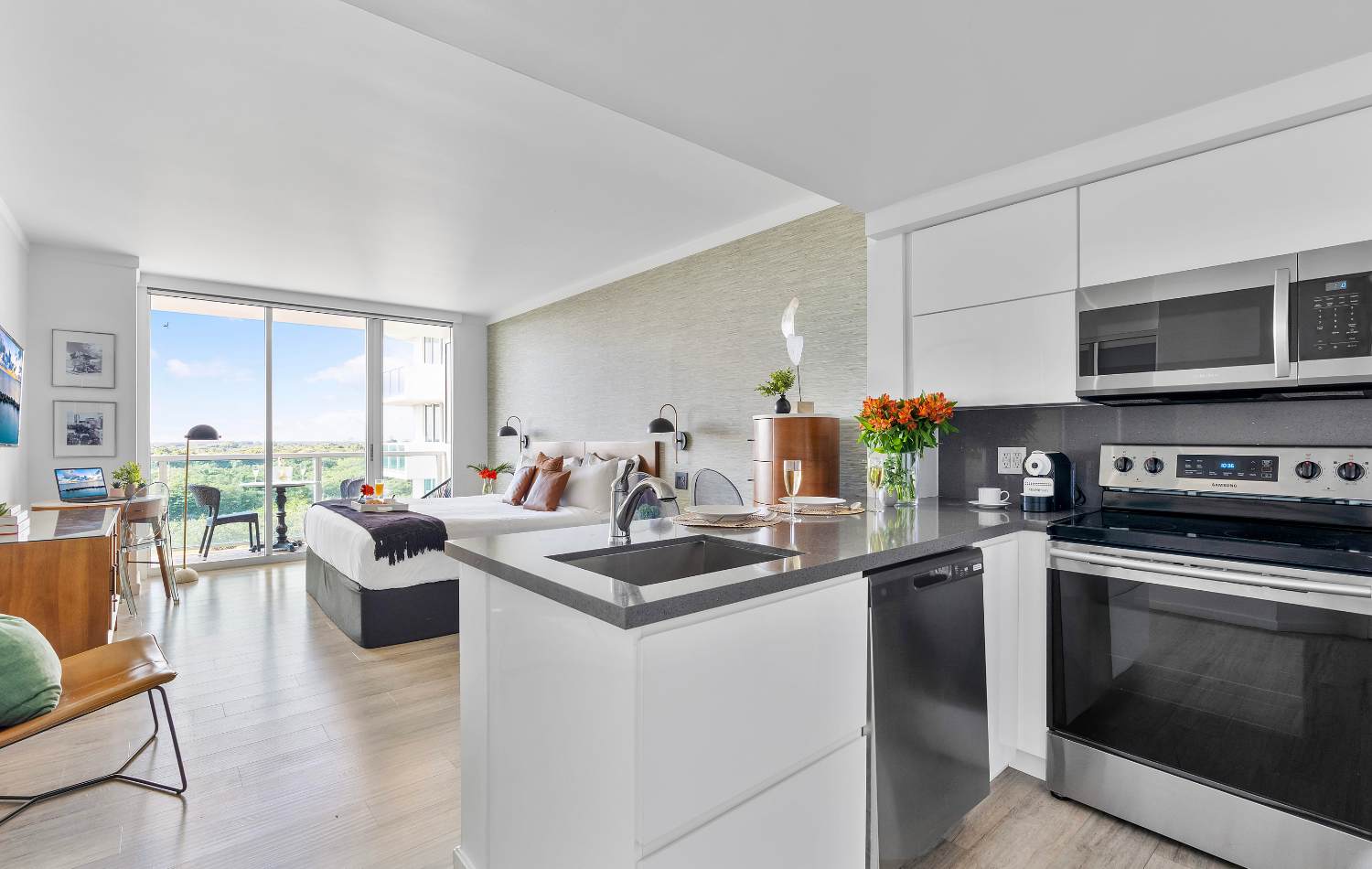 Spectacular Bay View Apartment in Coconut Grove