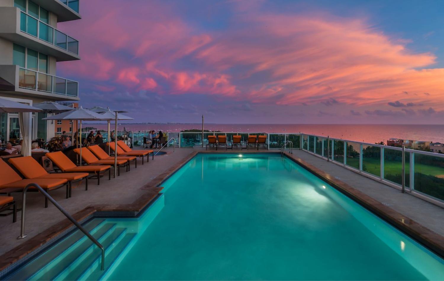 Marina View Apartment w/ Dual Balconies