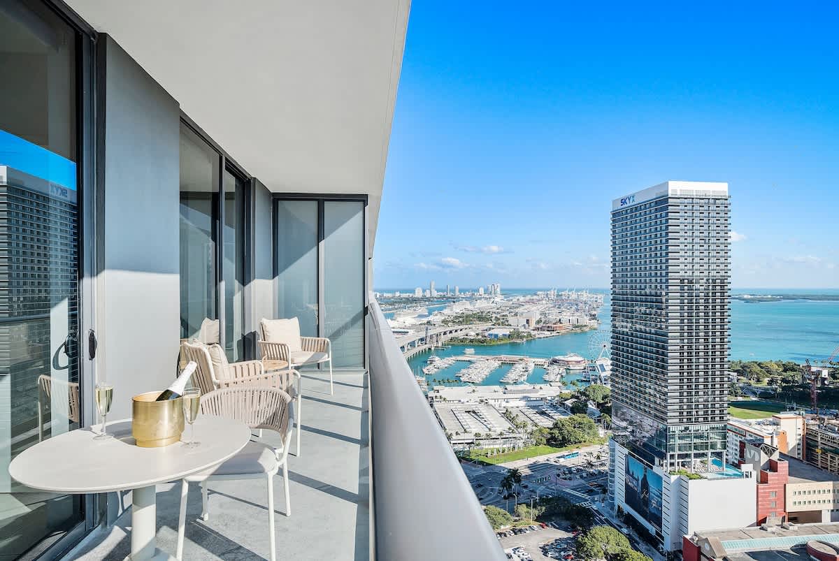 Balcony, Sleek Urban Apartment - Walk to Kaseya Center