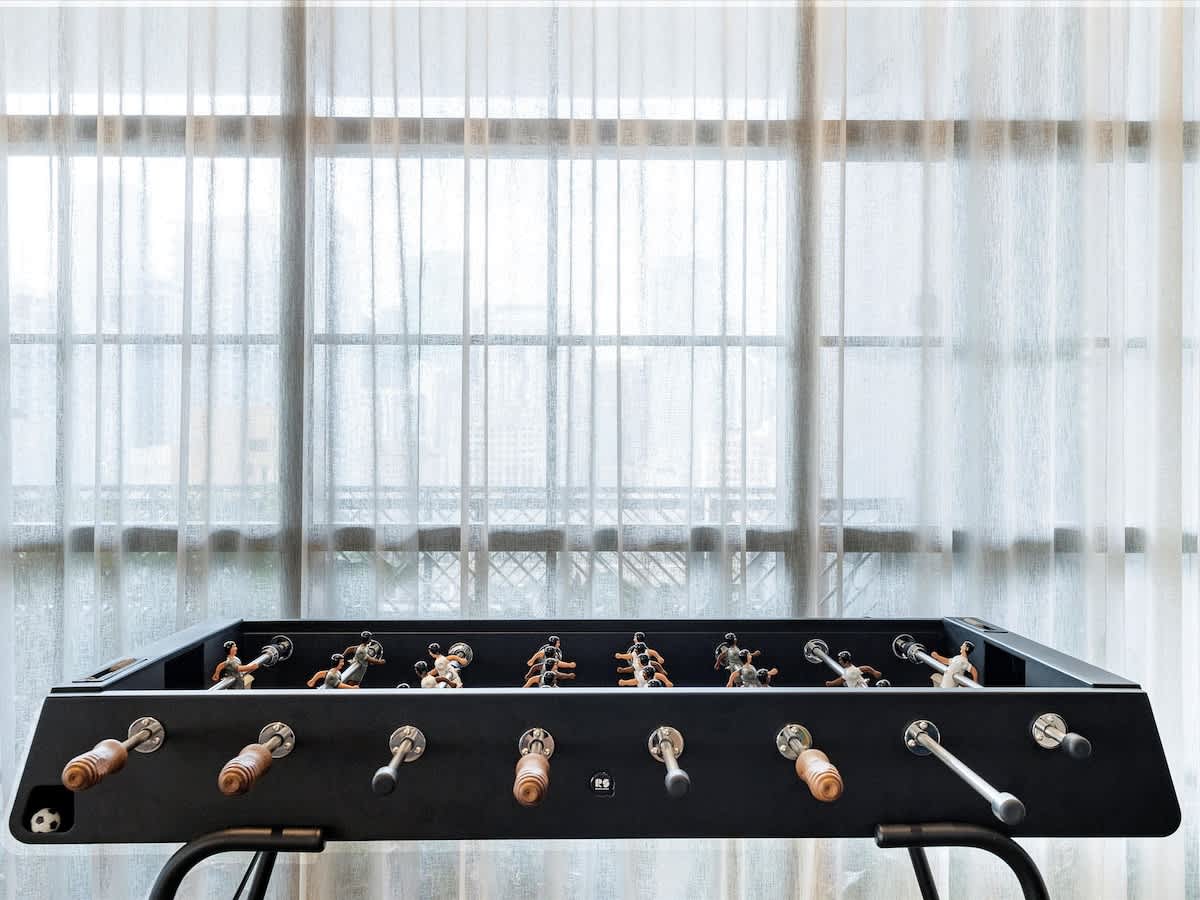 Game Room, Sleek Urban Apartment - Walk to Kaseya Center