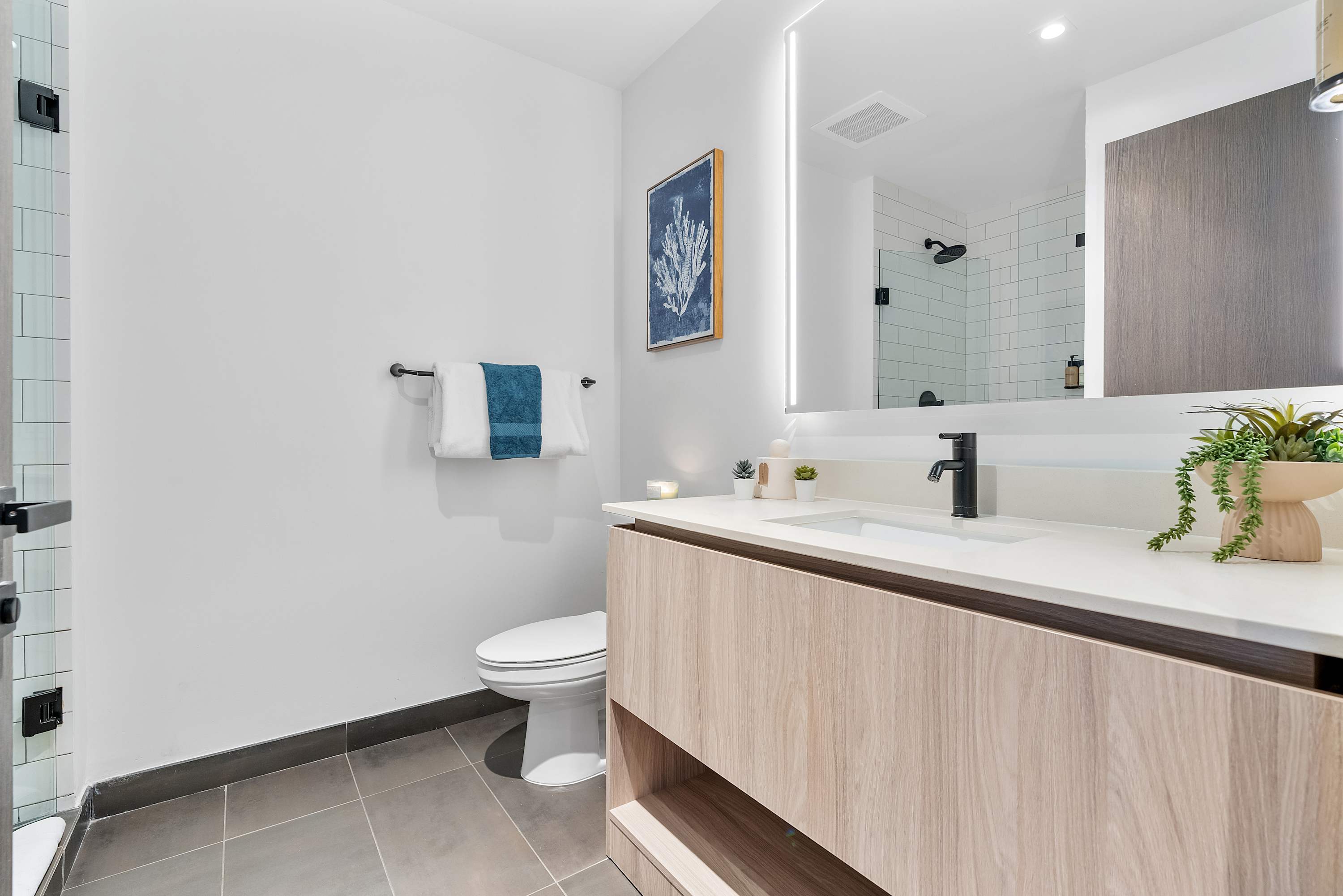 Bathroom 1, Panoramic City & Bay View Studio Suite