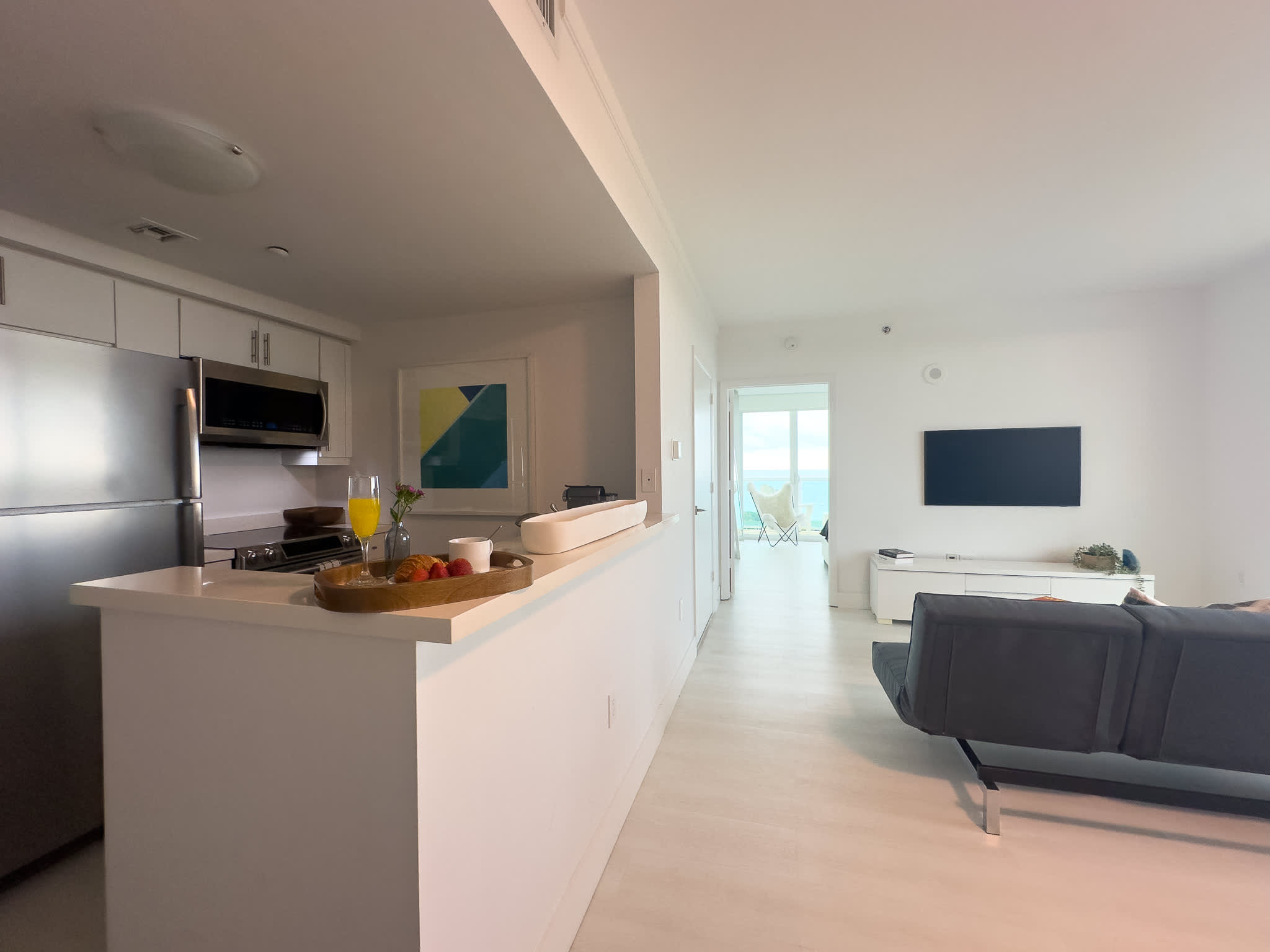 Kitchen, Bright Bay View Residence | Coconut Grove
