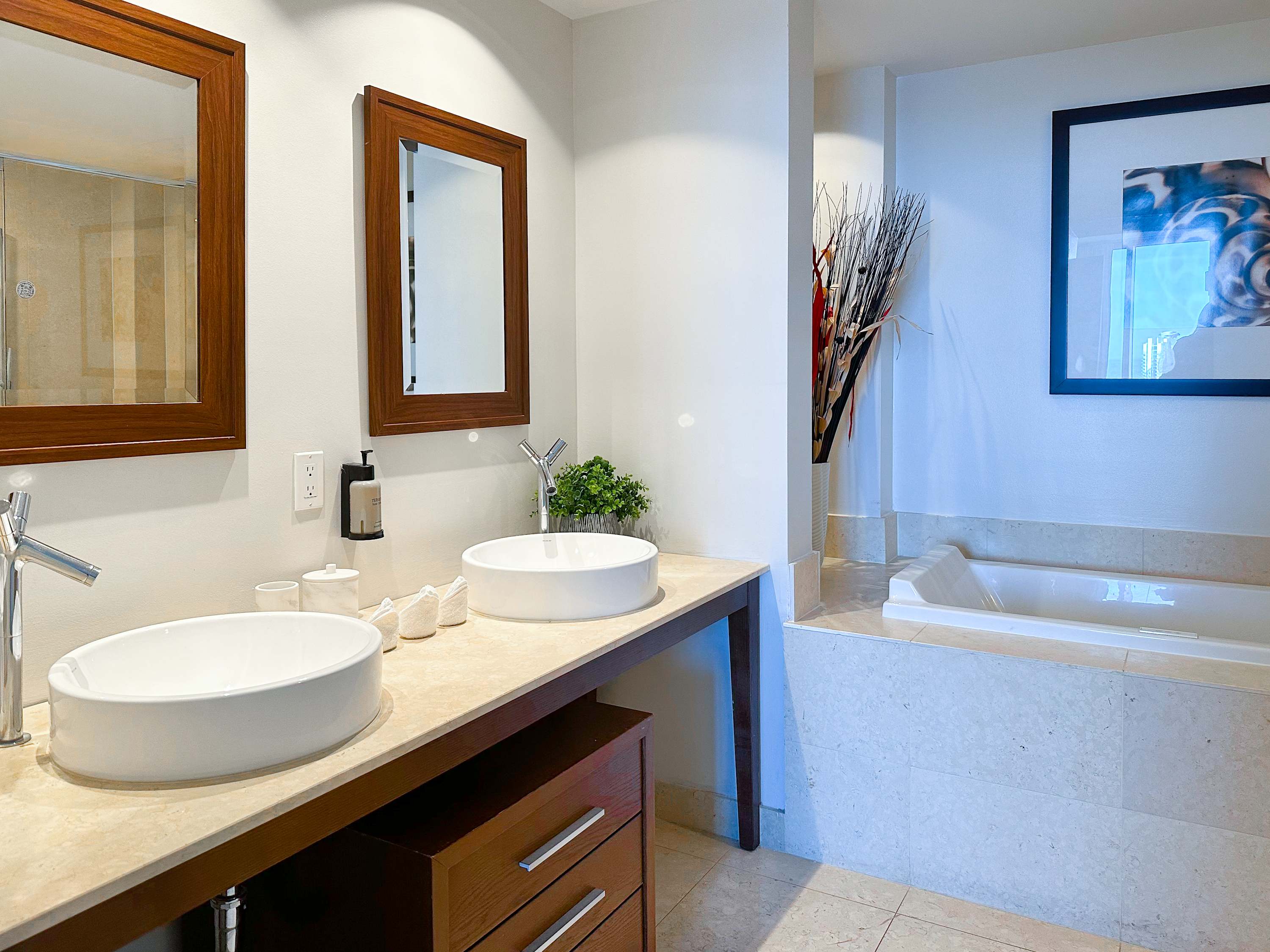 Bathroom 1, High-Floor Brickell Suite | Pool & Spa Access