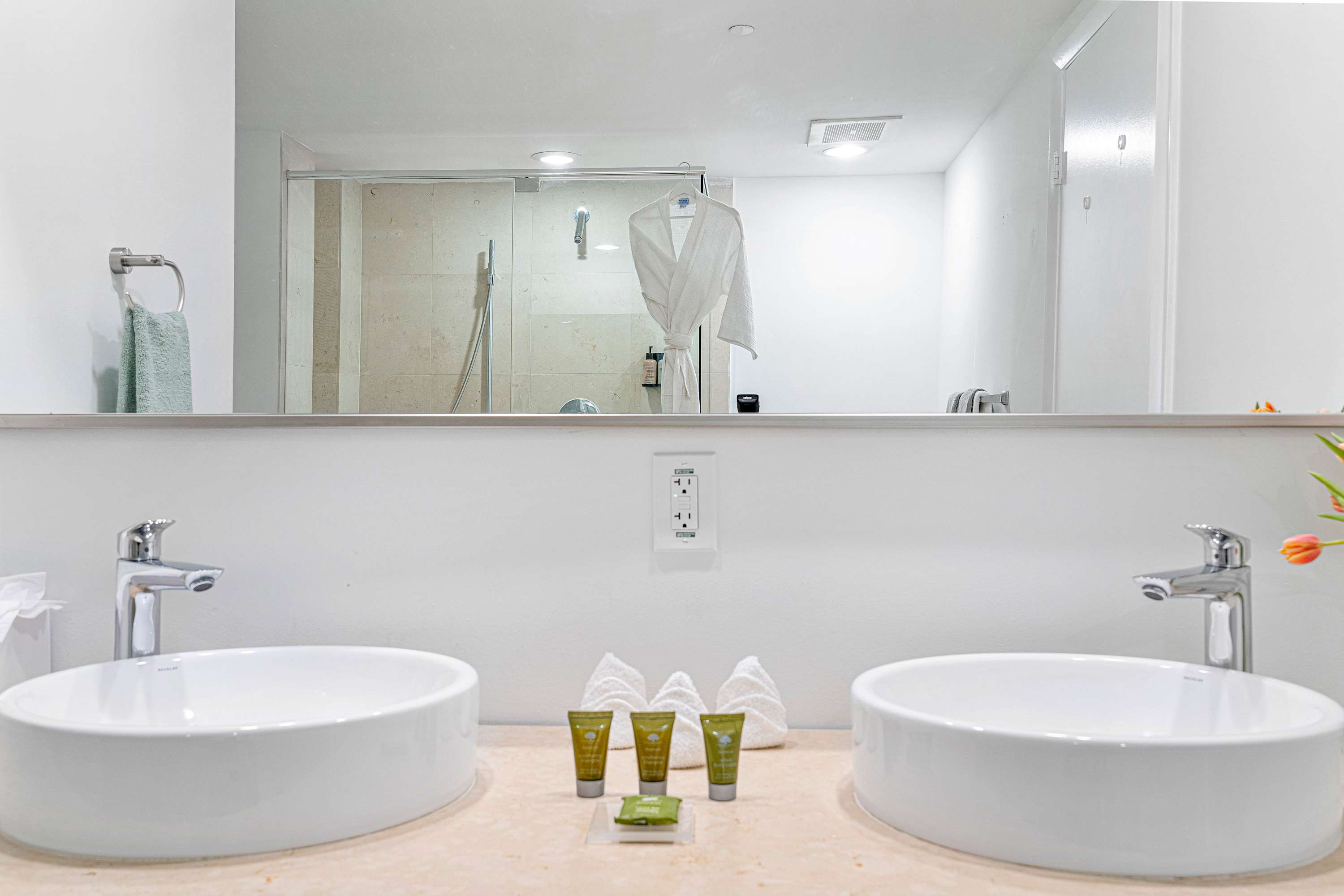Bathroom 2, Brickell Riverwalk Retreat | Family & Groups