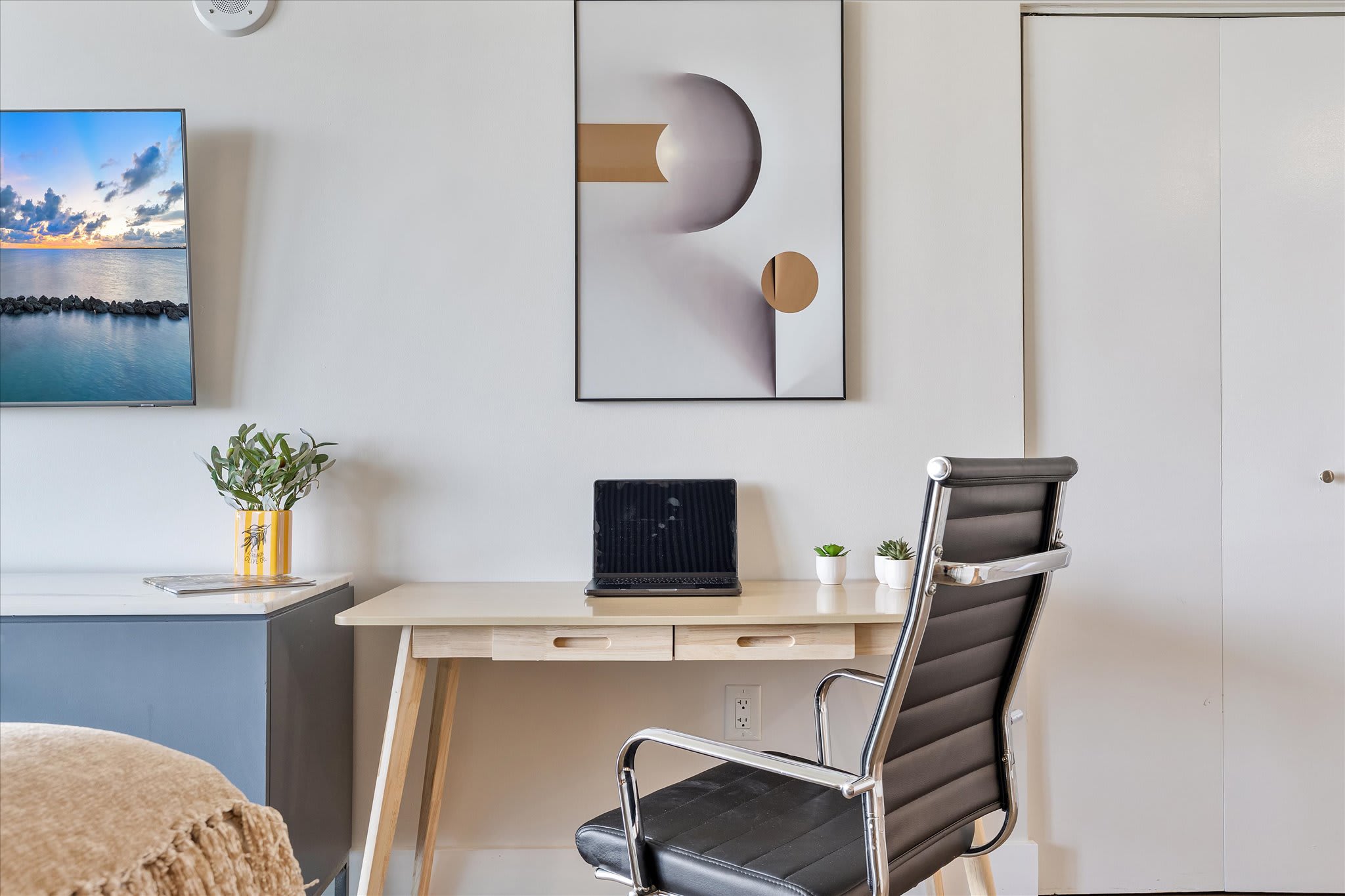 Office, Modern Renovated Residence | Top Coconut Grove