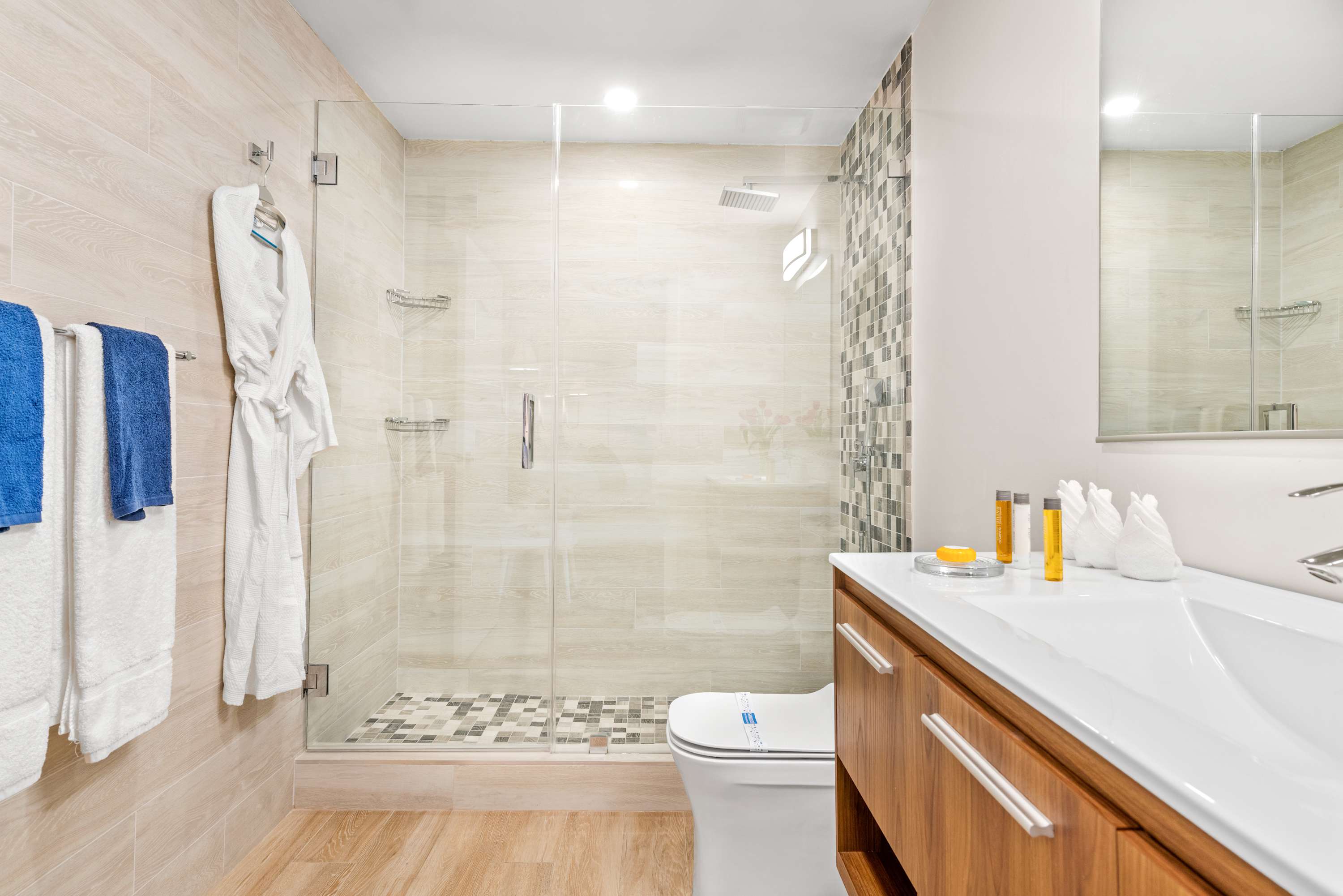 Bathroom 2, Modern Corner Residence | Coconut Grove Hub