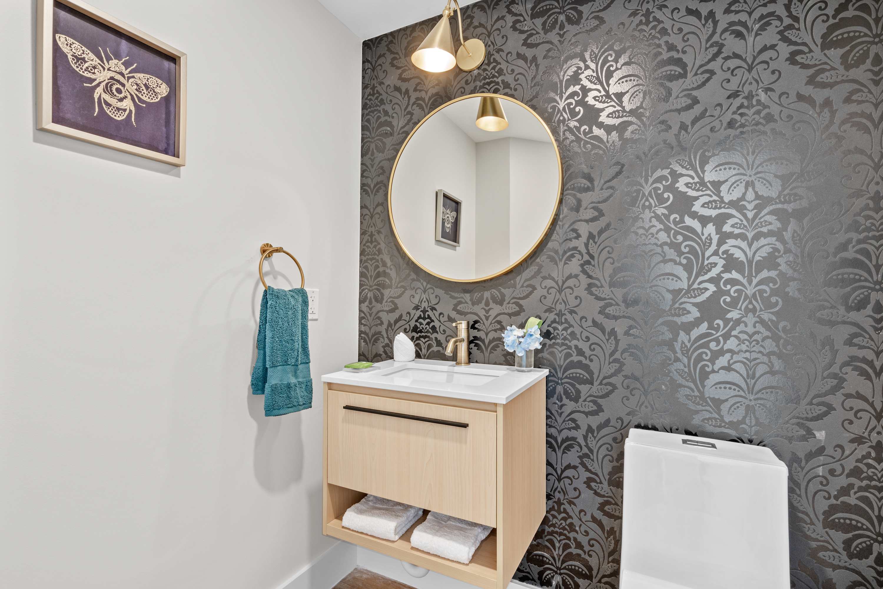 Bathroom 1, Modern Corner Residence | Coconut Grove Hub