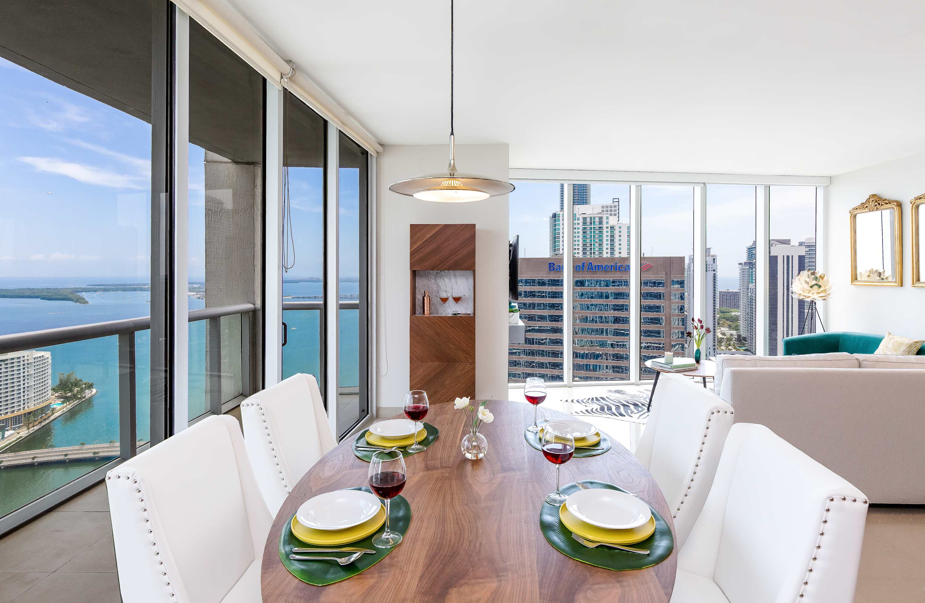 Dining Area, Brickell Gourmet Kitchen Suite