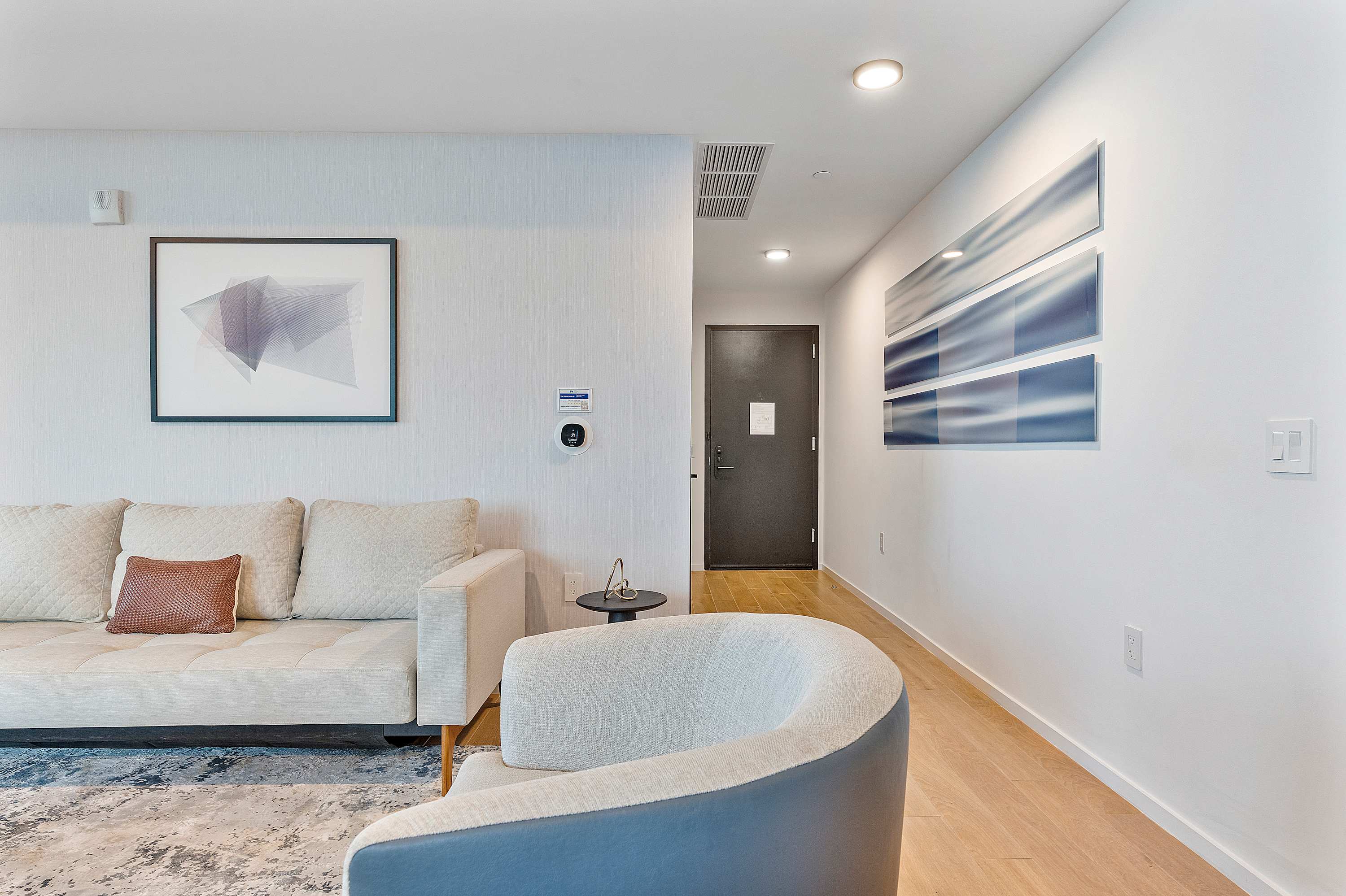 Foyer, Bright Corner 2 Bed Apartment Downtown