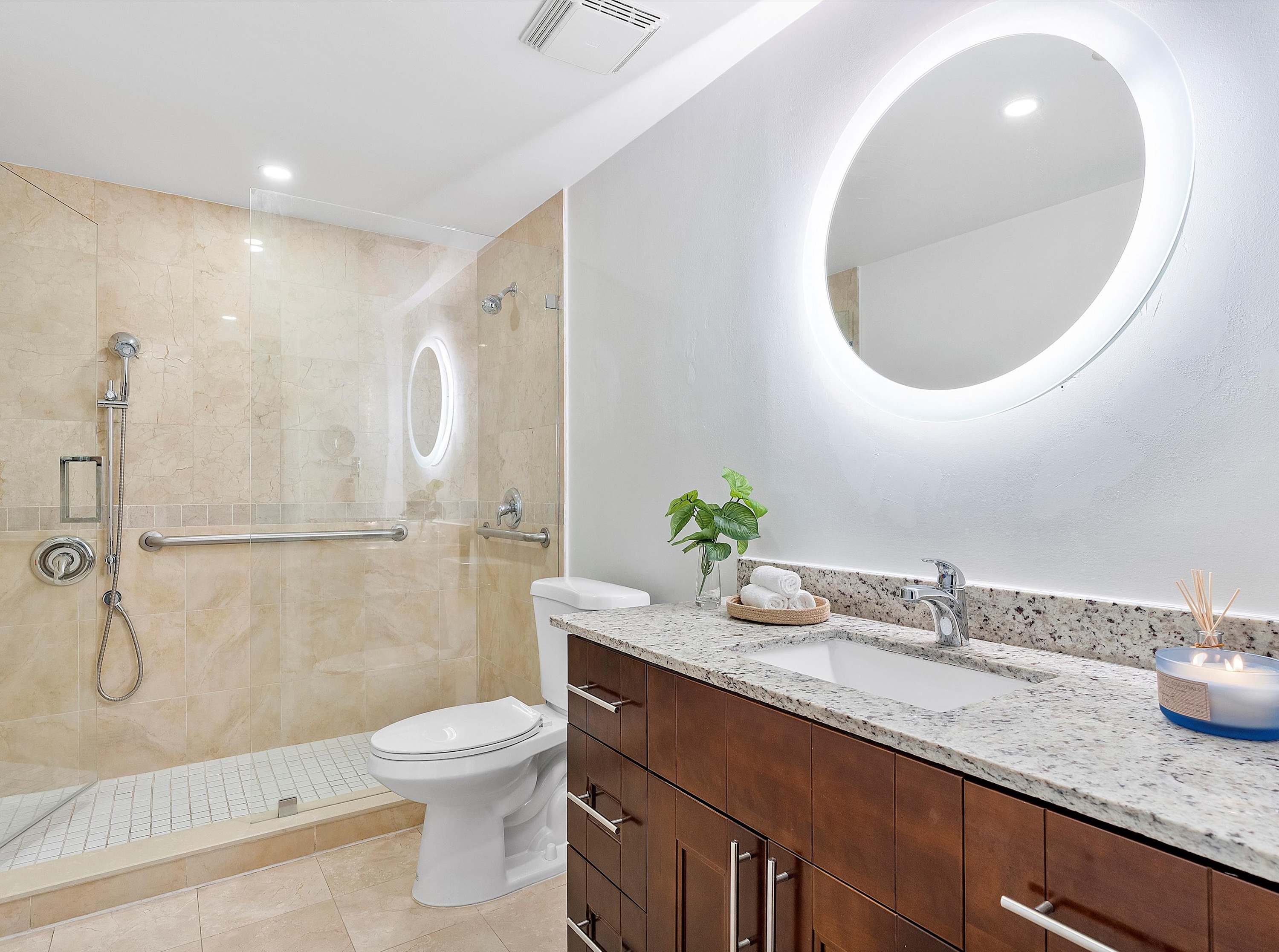 Bathroom 1, Perfect Coconut Grove Apartment