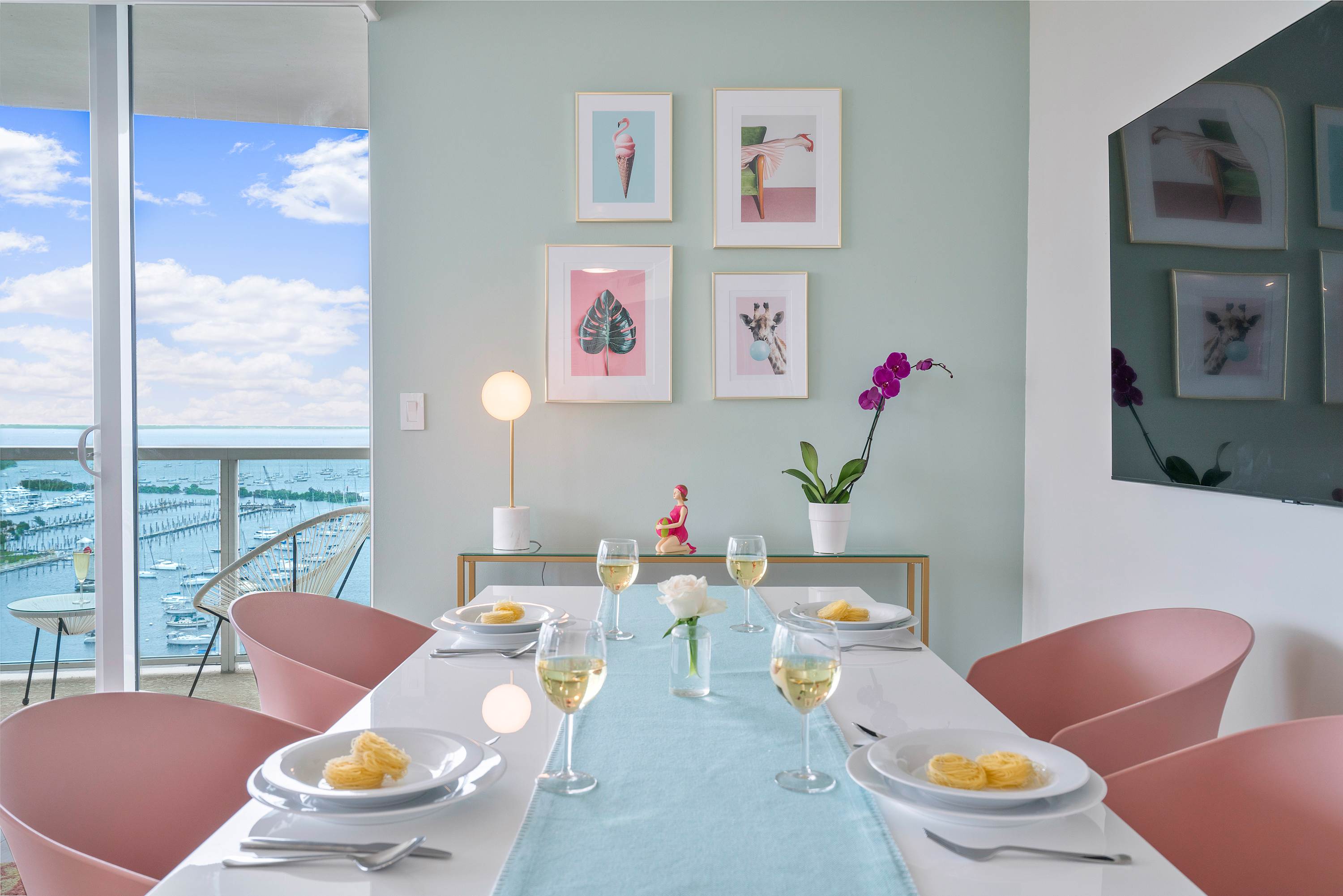 Dining Area, Bay View 2BR Family Apartment - Coconut Grove