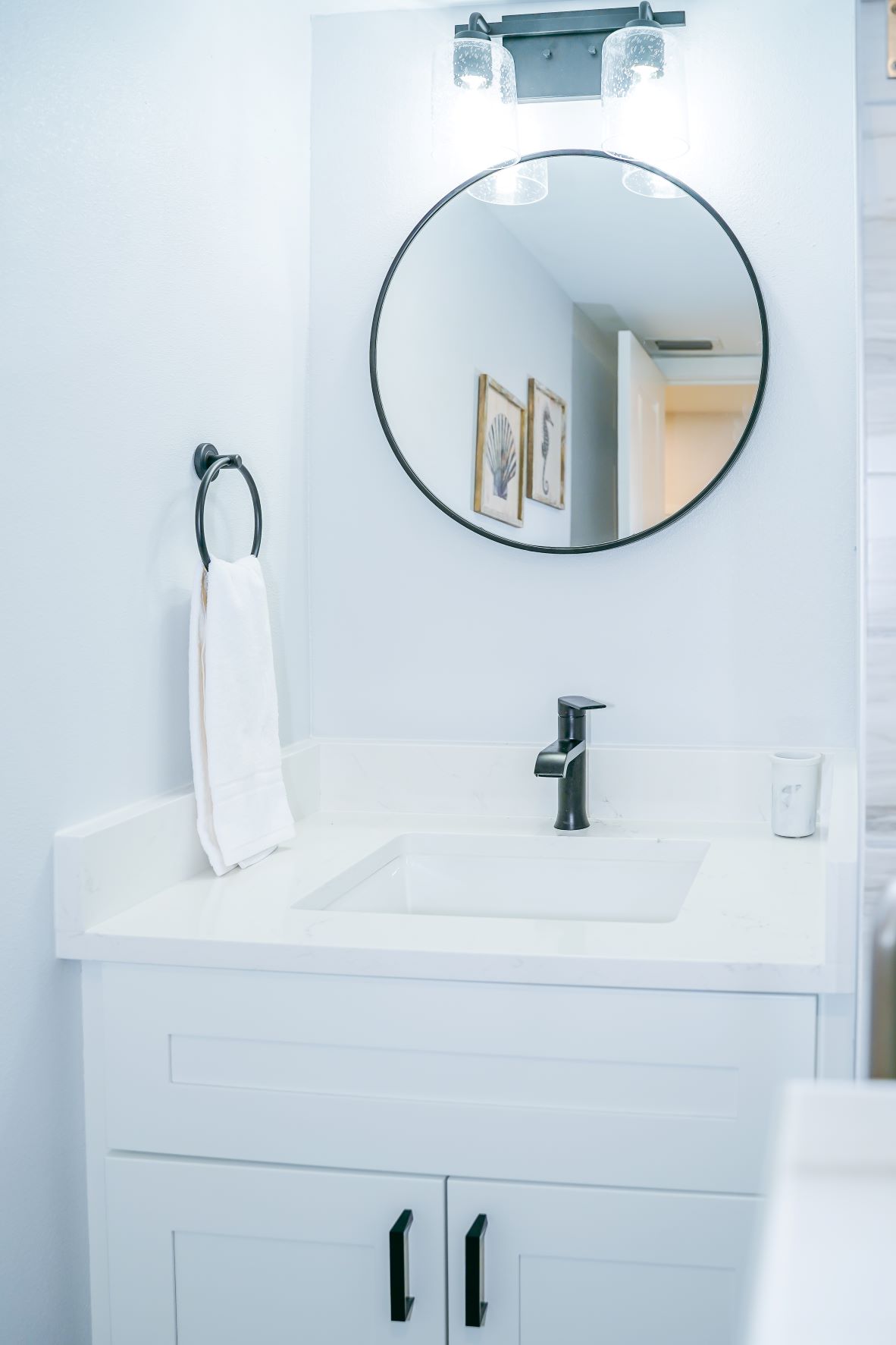 Full Bathroom 1