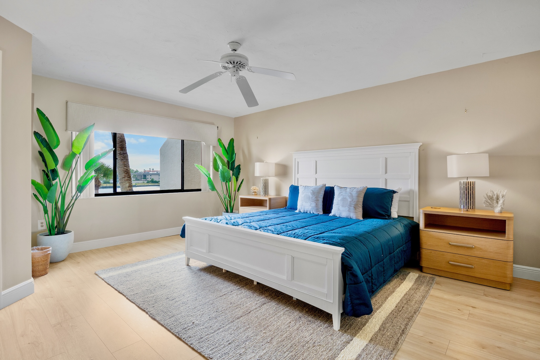 Bedroom 1 - King