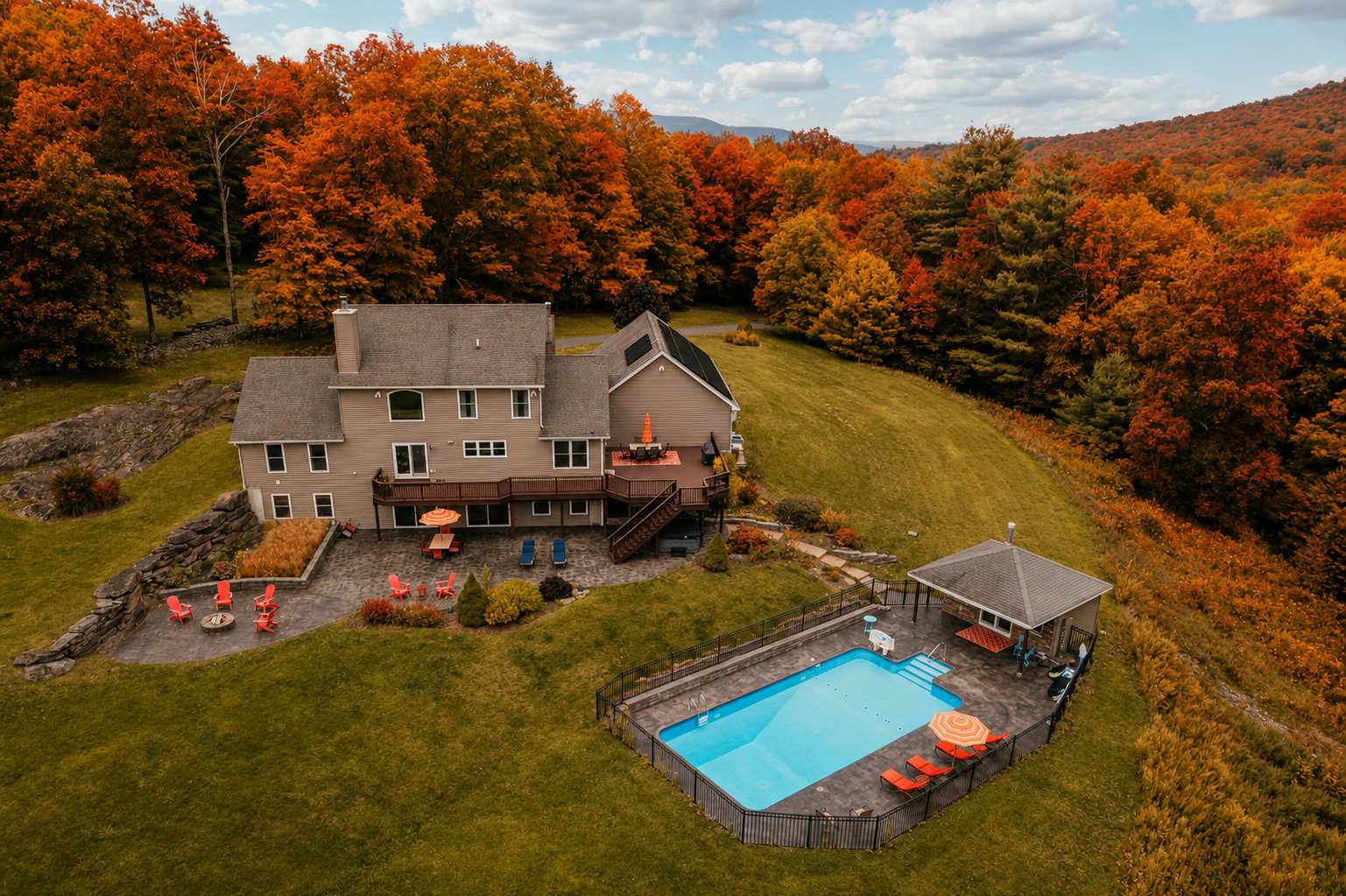 Hidden Ridge - Private Oasis with Pool, Hot Tub & Stunning Views