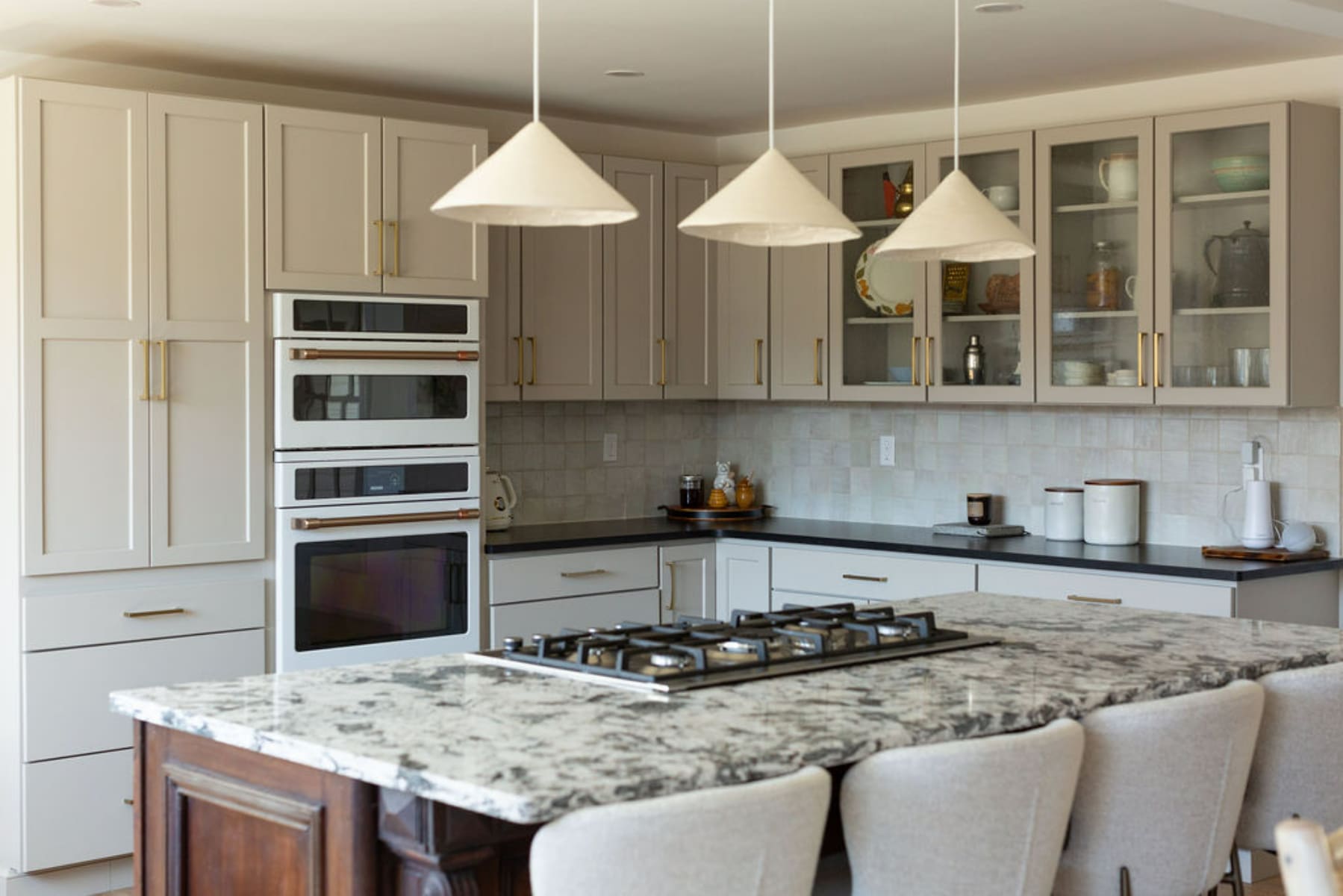 Abbey Road Farmhouse - Pool, Firepit and Stunning Views — photo 4