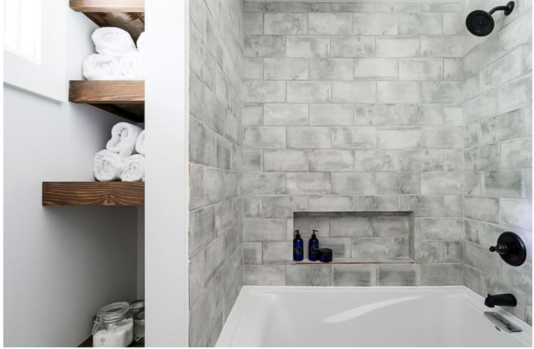 Full Bathroom 1