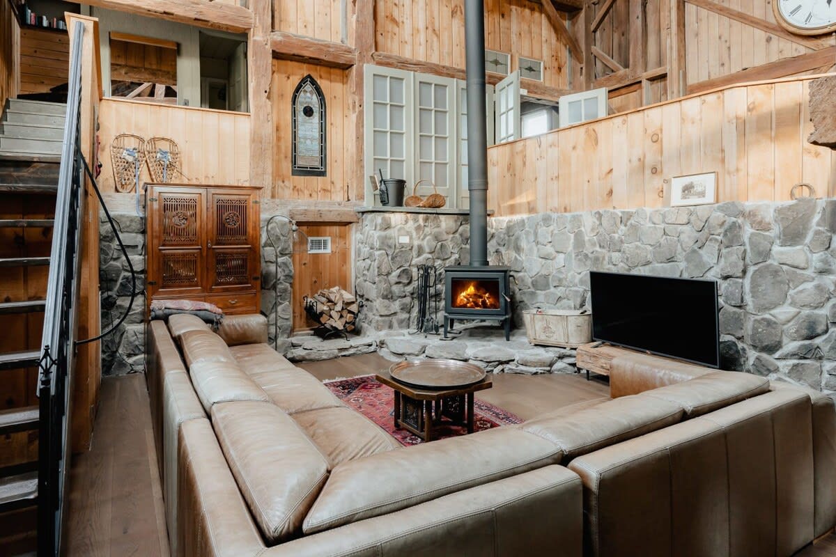 Belleayre Barn: Mtn Views | Sauna | Historic Barn — photo 2